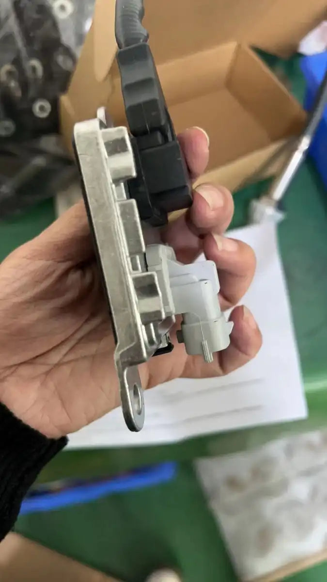 Load image into Gallery viewer, Nitrogen Oxide Nox Sensor 22303390 for Volvo Truck D11 D13 D16 Mack Engine MP7 MP8 from MyMROmarts