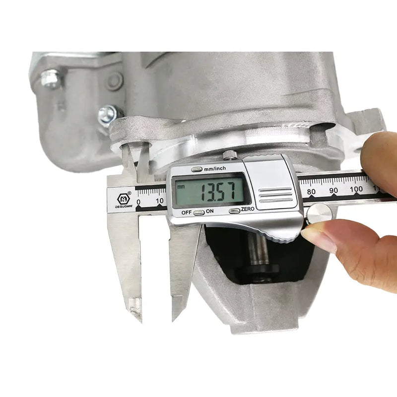 Lataa kuva gallerian katseluohjelmaan Starter Motor 1-81100-197-0 With 3 Install Hole For Sumitomo Excavator SH280 from MyMROmarts