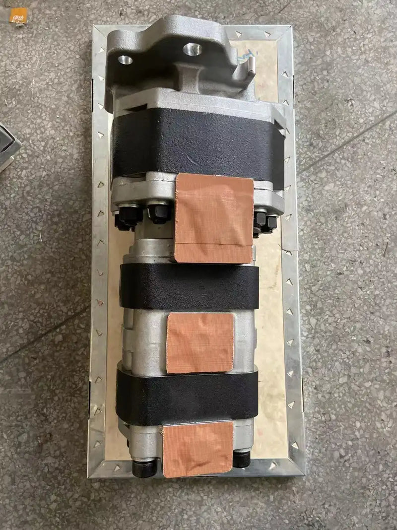 Afbeelding laden in Galerijviewer, Hydraulic Gear Pump 44083-61030 for Kawasaki 80ZV-2 Wheel Loader - Hydraulic Parts &gt; Gear Pump from MyMROmarts
